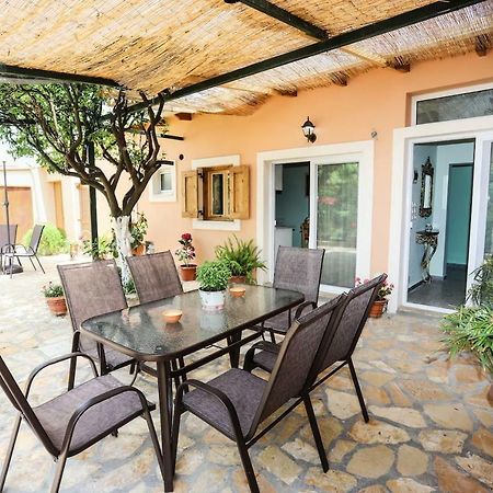 בית הארחה Kastellanoi  	Garden House Kastellani מראה חיצוני תמונה