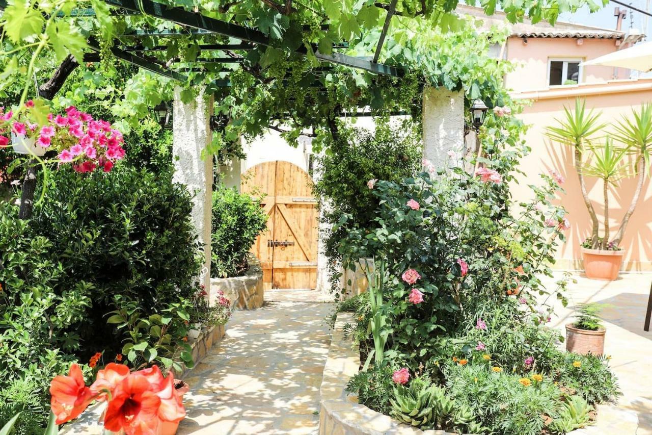 בית הארחה Kastellanoi  	Garden House Kastellani מראה חיצוני תמונה