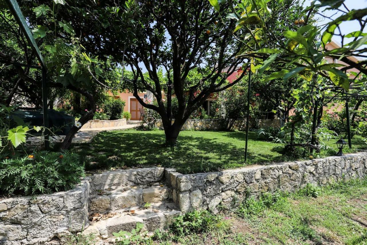 בית הארחה Kastellanoi  	Garden House Kastellani מראה חיצוני תמונה